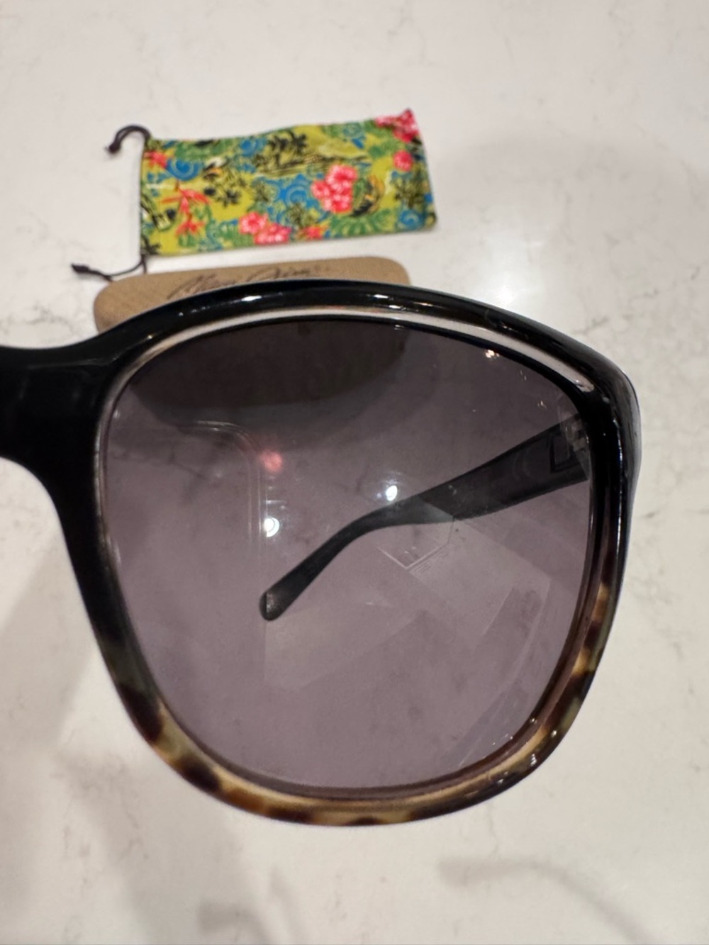 Maui Jim Women's Black to Brown Gradient Frame Sunglasses with Case & Pouch - Picture 9 of 12